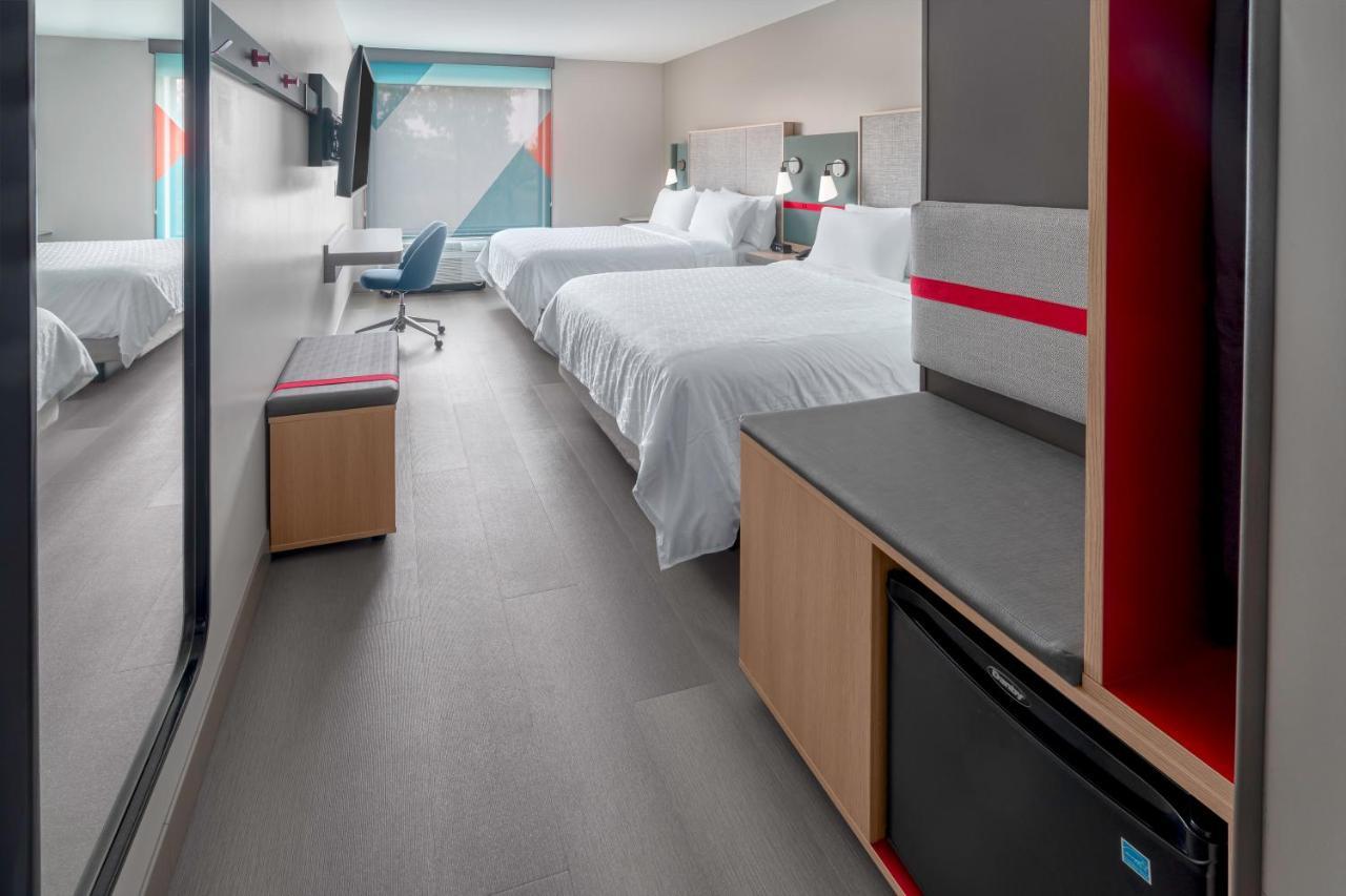 Avid Hotels Milwaukee West - Waukesha By Ihg Pewaukee Buitenkant foto
